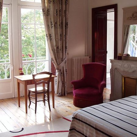 Castel De La Pique Bed & Breakfast Bagneres-de-Luchon ห้อง รูปภาพ