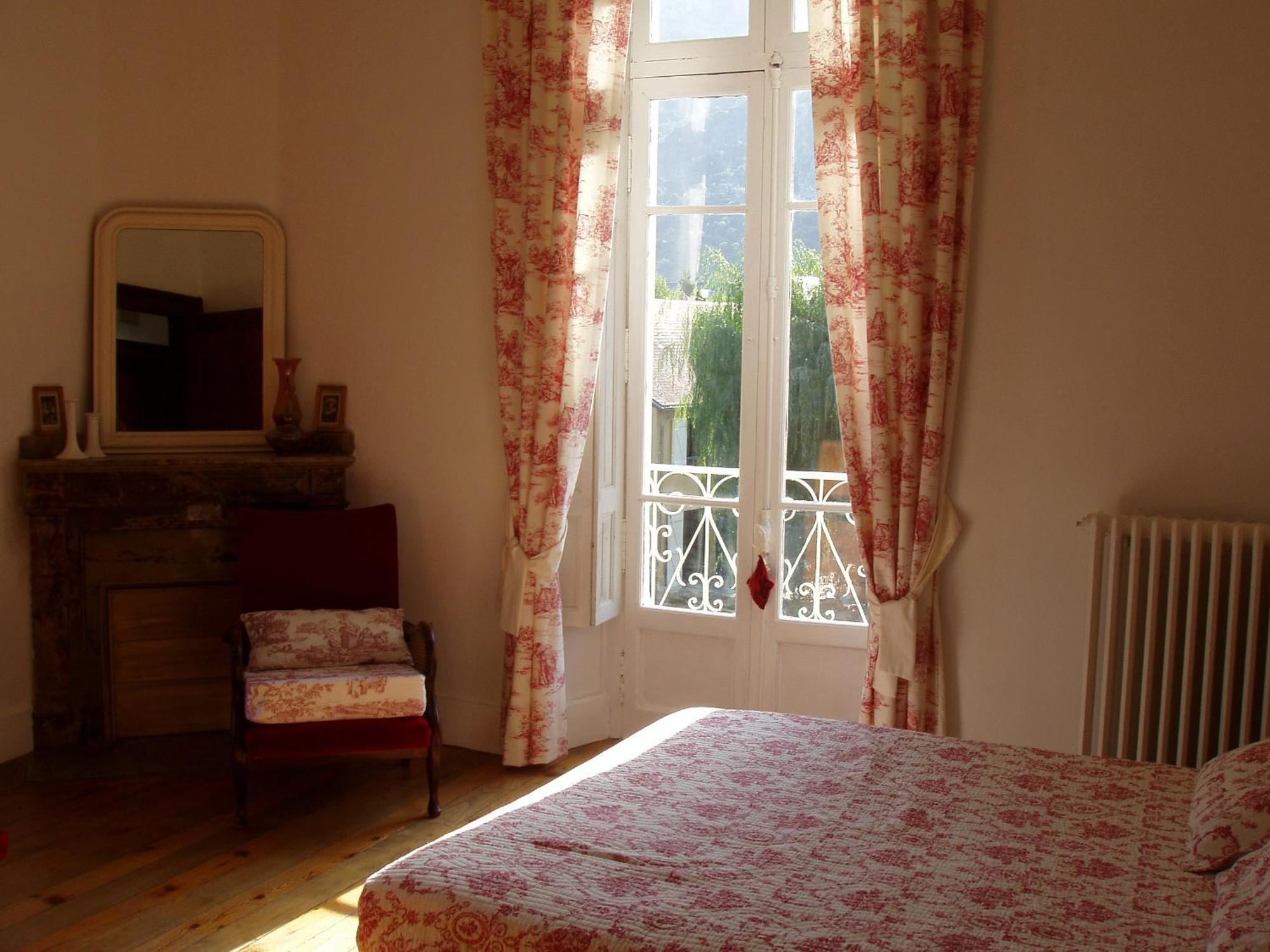 Castel De La Pique Bed & Breakfast Bagneres-de-Luchon ห้อง รูปภาพ