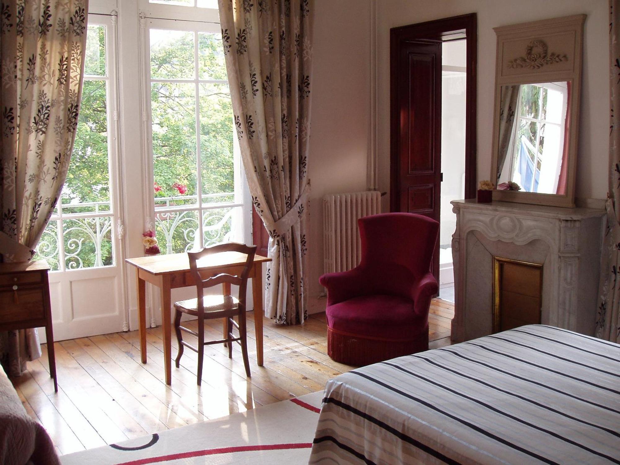 Castel De La Pique Bed & Breakfast Bagneres-de-Luchon ห้อง รูปภาพ