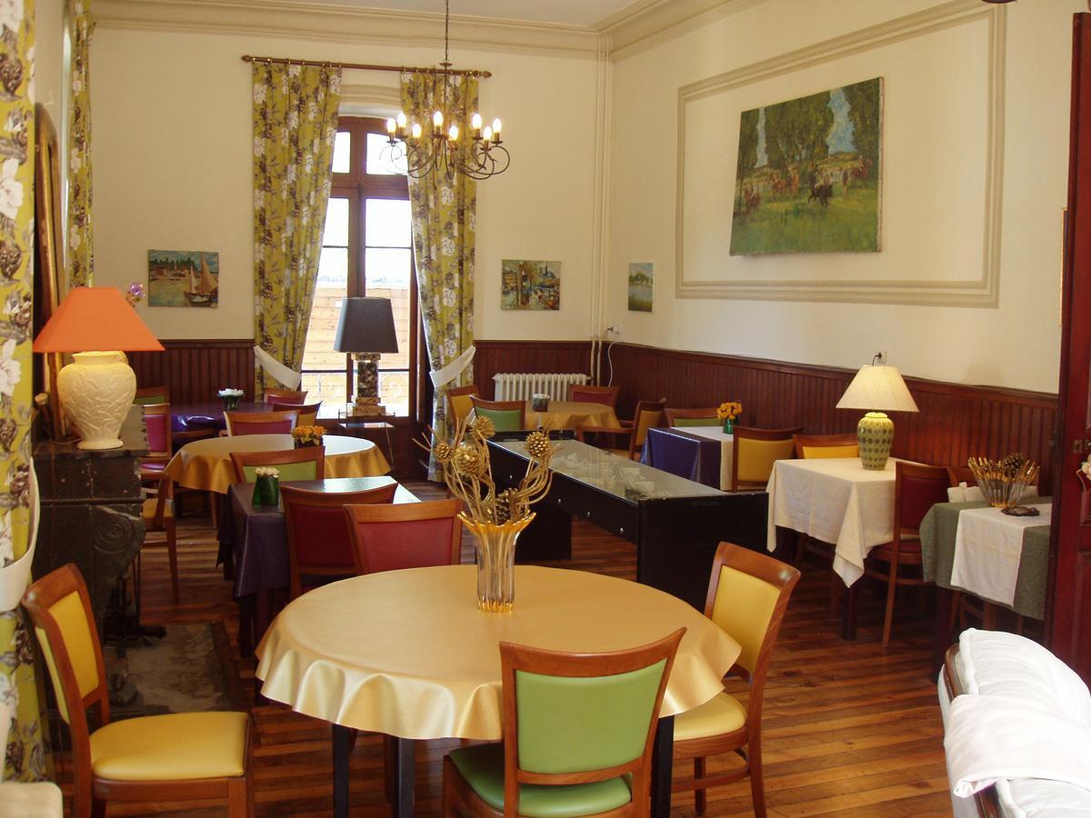 Castel De La Pique Bed & Breakfast Bagneres-de-Luchon ภายนอก รูปภาพ